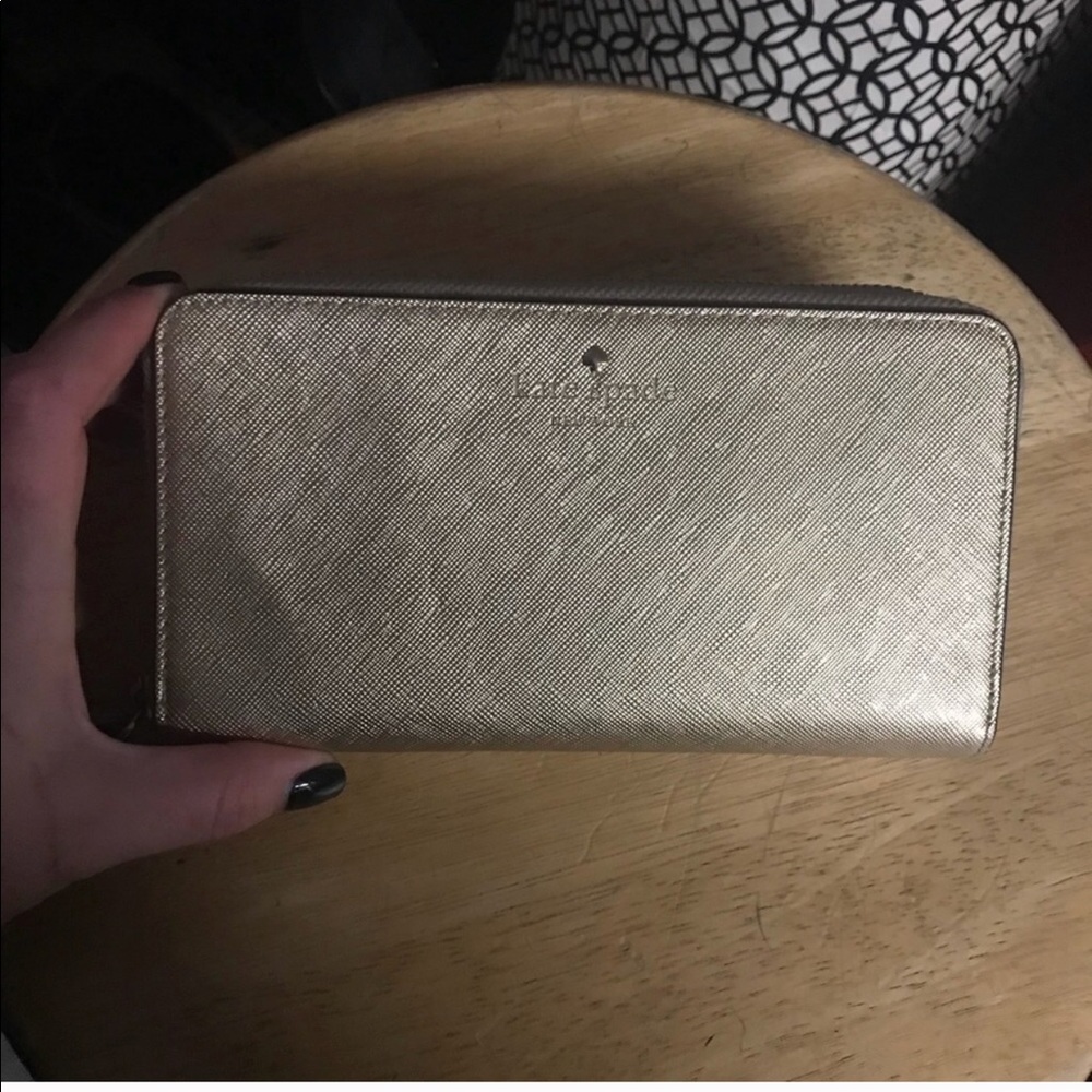 Kate spade wallet, good condition!